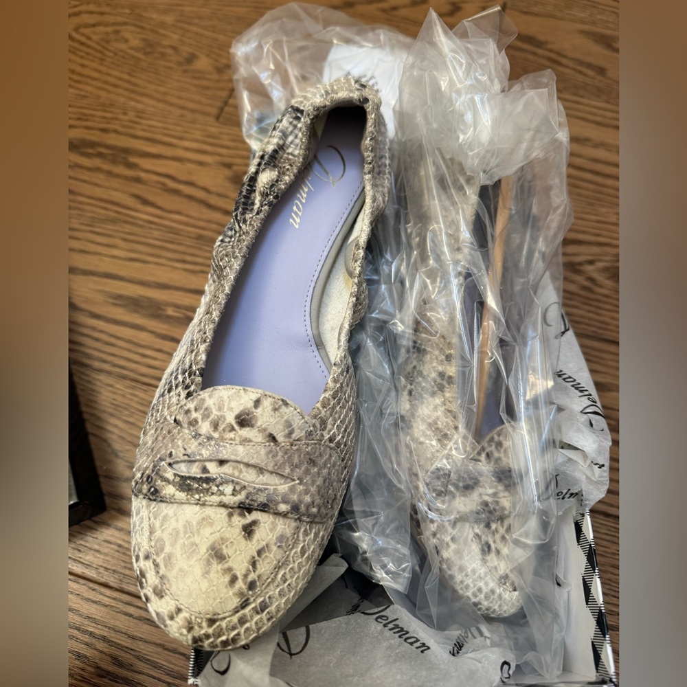 Delman Snakeskin Pattern Flats sz8